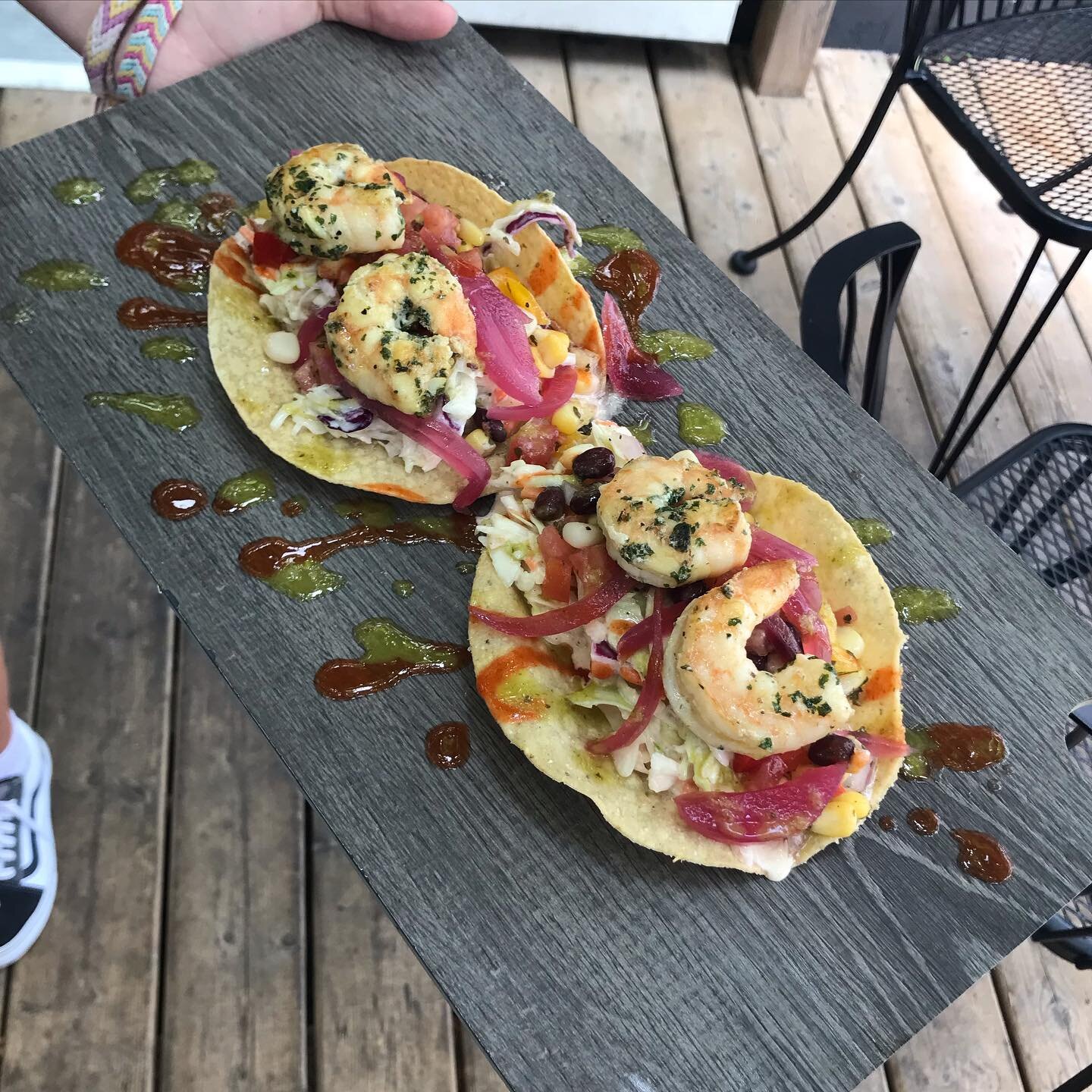Lemon pepper shrimp tacos?? Yes please!! How good do these look? 🍤🌮